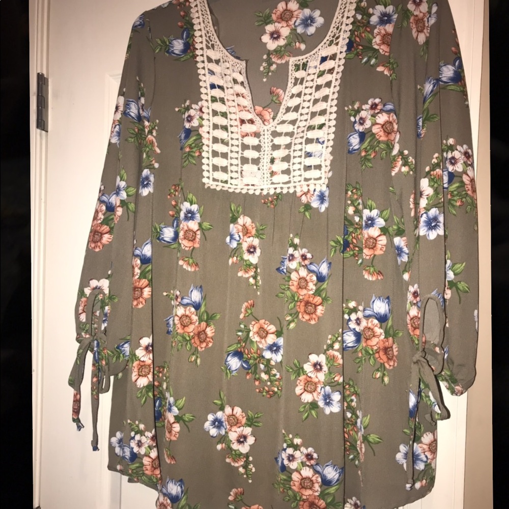 Pretty & New Floral Top
